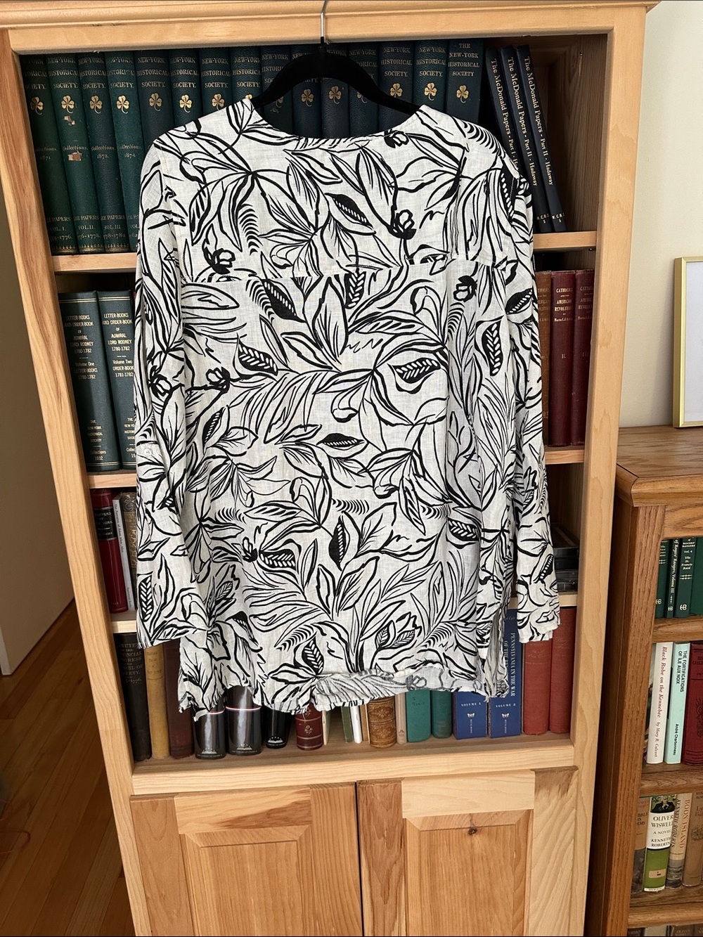 Christian Siriano Black and White Floral Button-Front Shirt - Picture 3 of 3